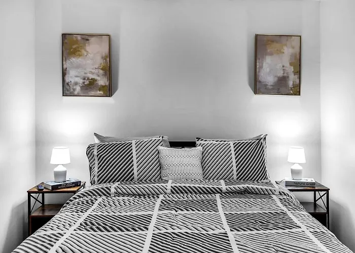 Modern 4bedrooms Near *