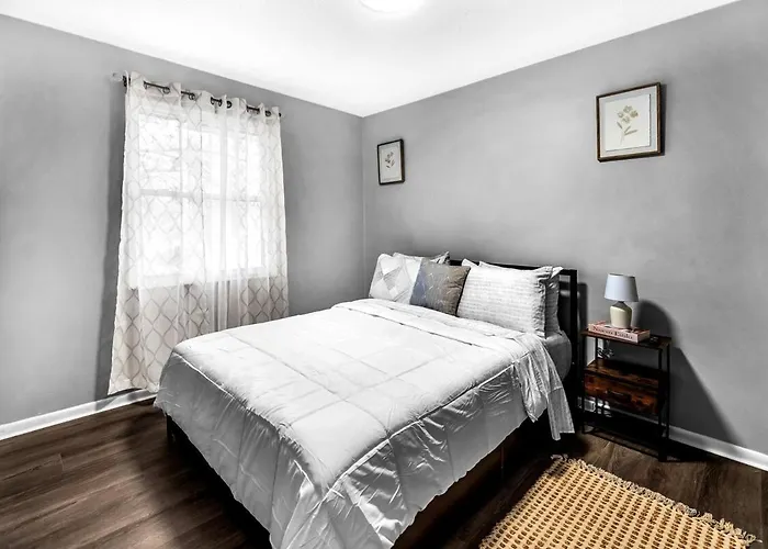 Modern 4bedrooms Near *